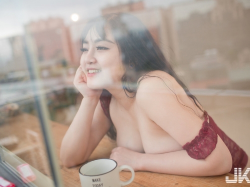 好猛！「惹火爆乳裝」超驚人，F奶陳妤妤「雄厚實力」辣到極點了！