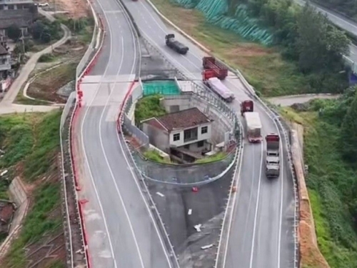 江西「最強釘子戶」認輸！難耐噪音全家撤離