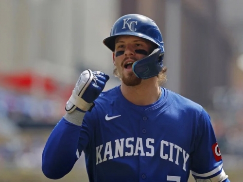 MLB》速球與肩同高「皇家少主」照轟！ 大聯盟官方也驚嘆