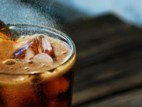厭糖時代沒在怕，無糖飲料與小罐裝讓可口可樂營收繼續成長