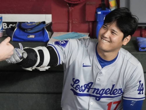 MLB》道奇MVP三星開賽3連轟 羅伯斯盛讚「展現價值所在」