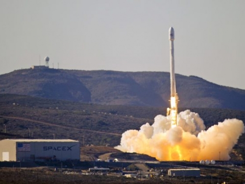 SpaceX 火箭 3 月撞向月球，結束 7 年飄浮生涯