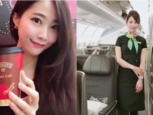 機票都準備好啦！美女空姐「Claire」身穿絲襪翹腿超性感，遇上這迷人微笑可是三生有幸！