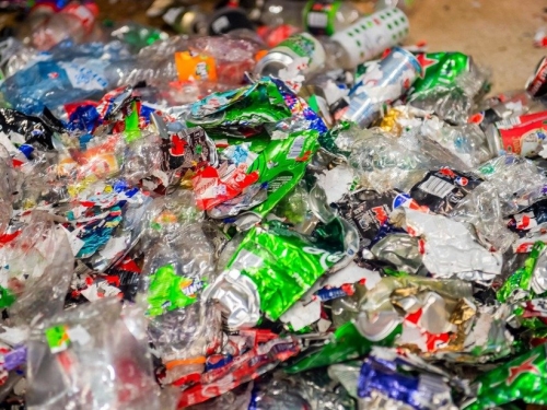 科學家創造突變酵素 塑膠瓶幾小時內能回收再利用