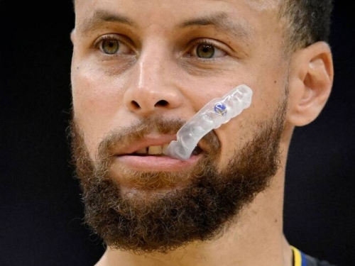 NBA》柯瑞30分白搭！勇士慘遭馬刺絕殺 掉入附加賽區