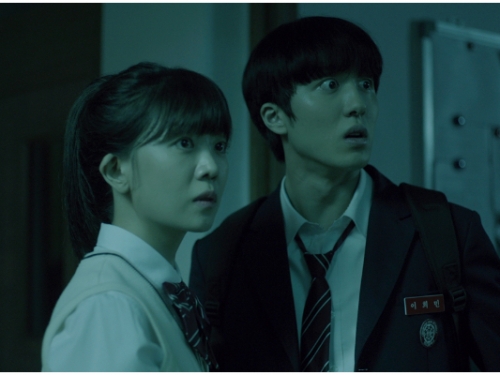 改編 18 禁電玩！韓國恐怖片《白色情人節：鬼迷宮》預告上線　還原遊戲場景超駭人！