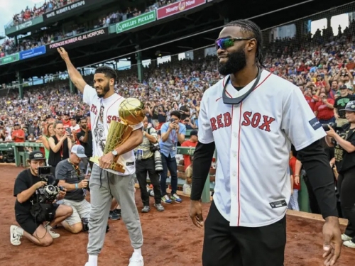 MLB》NBA總冠軍添好運！塞爾提克受邀開球　紅襪再見安打7：6氣走藍鳥