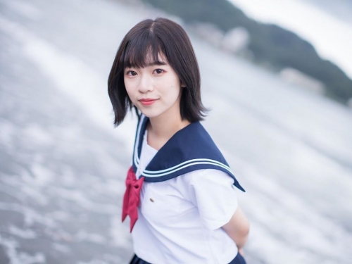 短髮小清新學生妹「春宮ほのか」全身散發迷人氣質　制服裙下「白皙美腿」讓人瞬間戀愛