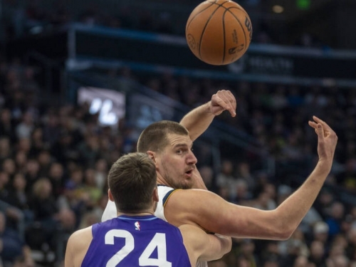 NBA》首度同場大三元！約基奇和魏少各締鬼神紀錄 金塊賞爵士4連敗