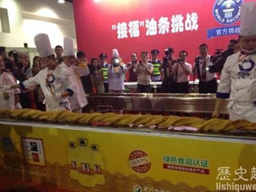 世界上最長的油條竟快到4米