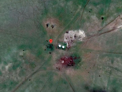 Google地圖驚見駭人血坑 大片鮮紅滲出地表 網全嚇壞