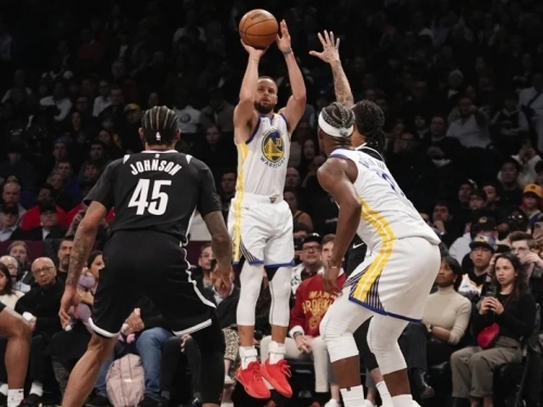 NBA》轟進超神大號三分球全憑節奏 柯瑞：我也很驚訝