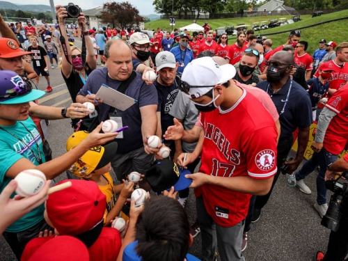 MLB》威廉波特小球員瘋大谷 對手教練笑：小朋友都幫他加油