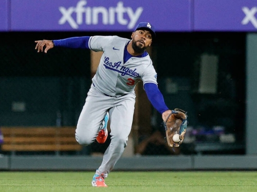 MLB》「西語老師」赫南德茲瑕疵守備成敗因 道奇教頭：需要變更好
