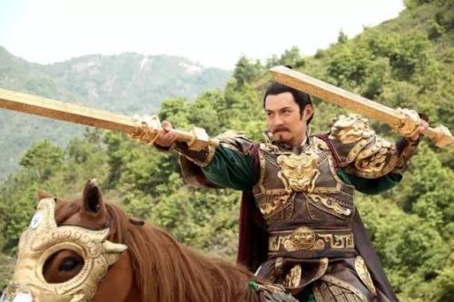連刀、劍都不能割裂的鎧甲，這把兵器卻能輕易破壞！