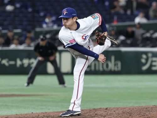 12強》張奕東蛋初體驗飆霸氣好投 目光飄向觀眾席「我在找媽媽」