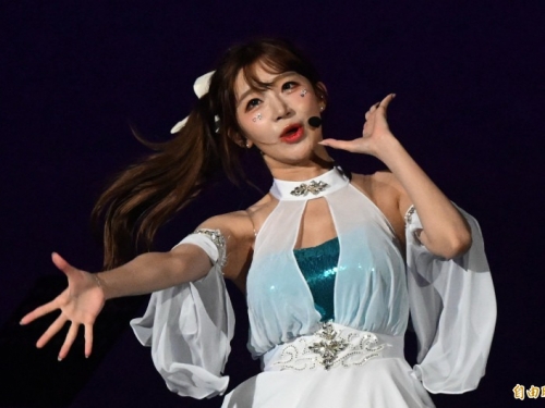 中職》富邦悍將壓軸主題日「寵愛天使」「三本柱」大秀表演