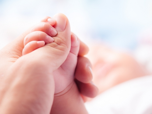 老爸姓「苦」難取名！奶奶想整晚 全家一看狂讚