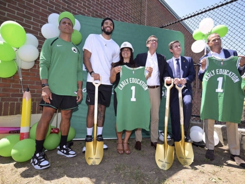 NBA》塔圖姆沒穿護靴有望趕上新賽季？ 球隊高層不說死