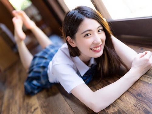 氣質女神「Jin」清純臉蛋釋放仙女氣質　親切隨和「爽朗笑容」甜到讓人蛀牙