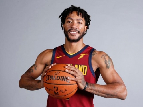 NBA》「飆風玫瑰」高掛球鞋 「羅斯條款」造福後輩收益