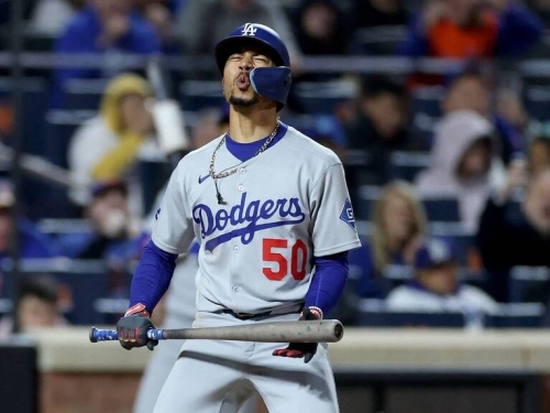 MLB》道奇MVP貝茲「在家踢到腳趾」缺陣！與洋基首見紀錄再等等