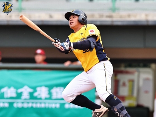 中職》曾頌恩首次面對布里悍就開轟 兄弟熱身賽大勝味全