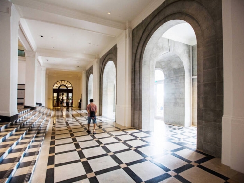 太勁爆！澳洲年輕情侶法院內當眾拍拍拍