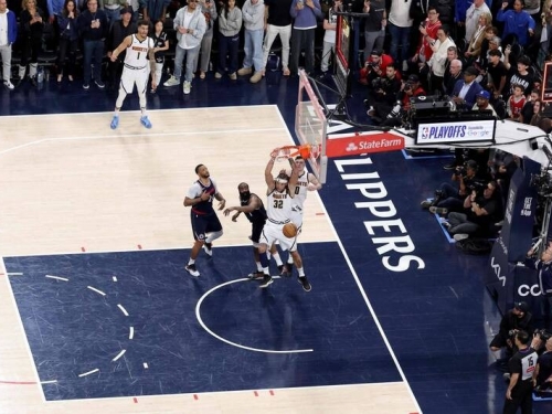 NBA季後賽》浪費20分領先！金塊戲劇性絕殺灌籃推翻快艇追平系列賽