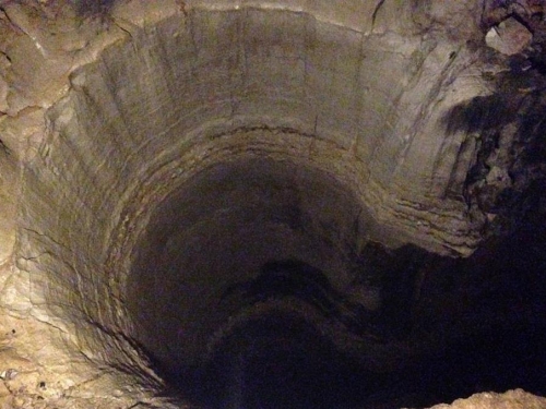 美國這一神秘洞穴，發現至今已有兩百餘年，仍無法探明究竟多大