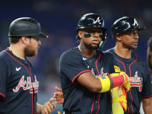 MLB》隊友開轟他被砸！ 阿庫尼亞第9次遭馬林魚觸身球引發大場面