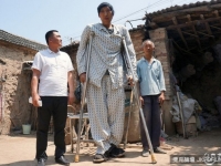 比姚明高14公分　山東243公分巨人一頓得吃15個饅頭