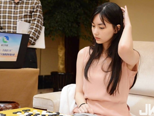 台灣性感圍棋國手黑嘉嘉「正到不像話」　日本鄉民大喊：戀愛了！