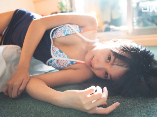 可愛學生妹「陳采采」課後開啟「火辣輔導」，抬腿誘惑「性感小褲」曝光！