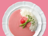 華貴婦人《粉紅色醬油》這分明就是草莓醬啊！（皺眉）