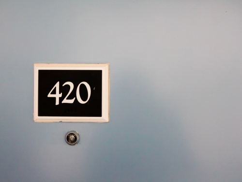 國外飯店沒有420號房 原因與1植物有關