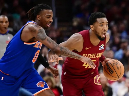 NBA》騎士124：105逆轉尼克！超越詹皇時代紀錄　Mitchell轟27分