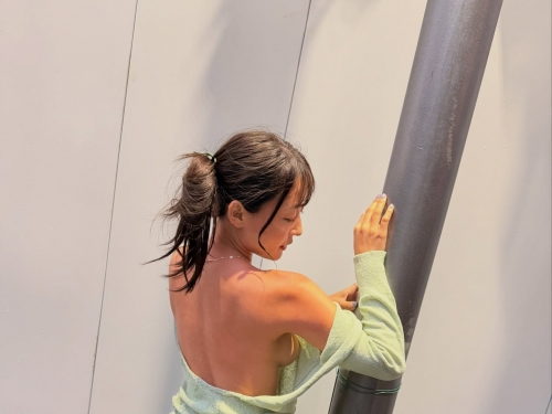 怎連萬聖節也在激凸！H奶網紅「macca」扮可愛鬼，有頭罩但沒奶罩！