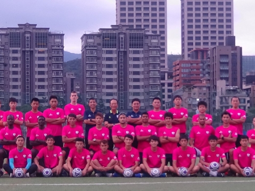 足球／草根足球節明登場 大同男足帶小朋友踢球趣