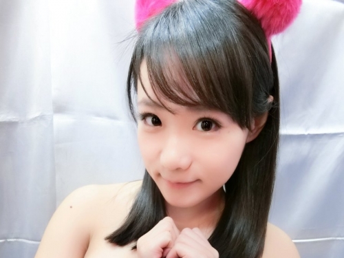 還有更狂的！「雙乳愛心奶」，Ｊ罩杯巨乳愛心又大又厚實：乳量真的太驚人！