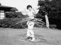 18張珍貴黑白照，記錄50年代的日本，二戰後發生了翻天復地的大變化！