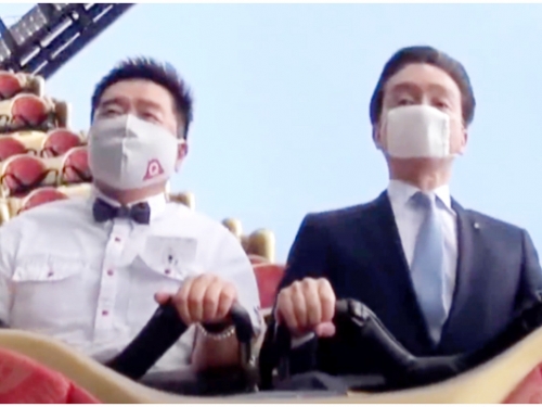笑到爛！日本「富士急樂園」重新開放　社長親自示範「搭乘雲霄飛車不尖叫」防疫！