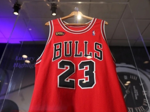 NBA》史上第4貴球衣 喬丹實戰戰袍近1.5億天價售出