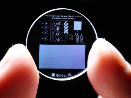 比鑽石更恆久遠！科學家研發「5D記憶晶體」 可保存基因組數十億年