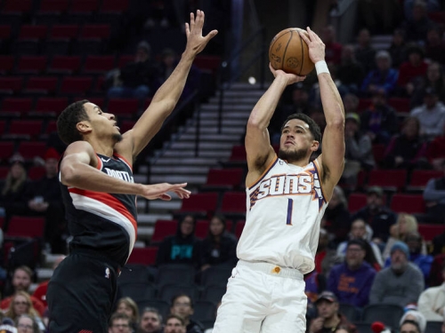 NBA》太陽三巨頭賞拓荒者4連敗 布克完美0失誤演出寫紀錄