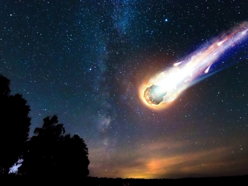 澳洲一電動車擋風玻璃突然爆裂並熔化 疑被隕石砸中