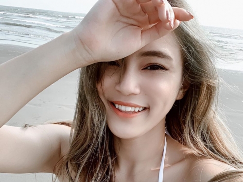 成大中文系花「徐瑞慈 Abby」清新氣質讓人戀愛　隱藏美乳身材好誘惑