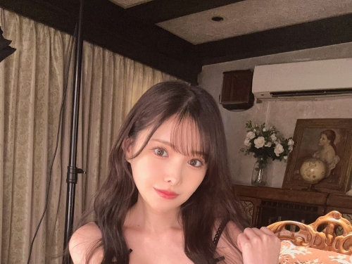 喝醉被睡姦中出了！美腿OL「新有菜」被迫跟上司出差，醒來已被上了好幾次
