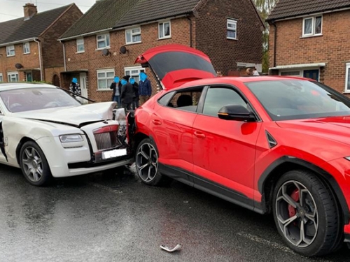 地表最貴道路撞擊測試？Rolls-Royce Ghost vs Lamborghini Urus！
