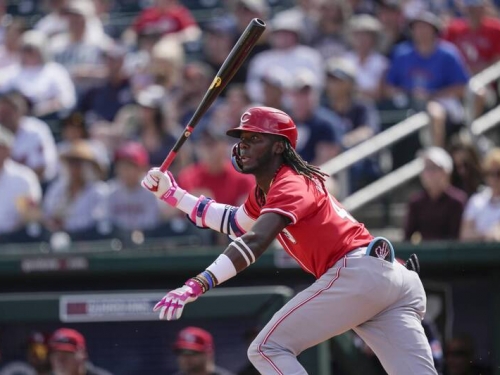MLB》紅人新星克魯茲秀怪力 敲470英尺超遠轟！
